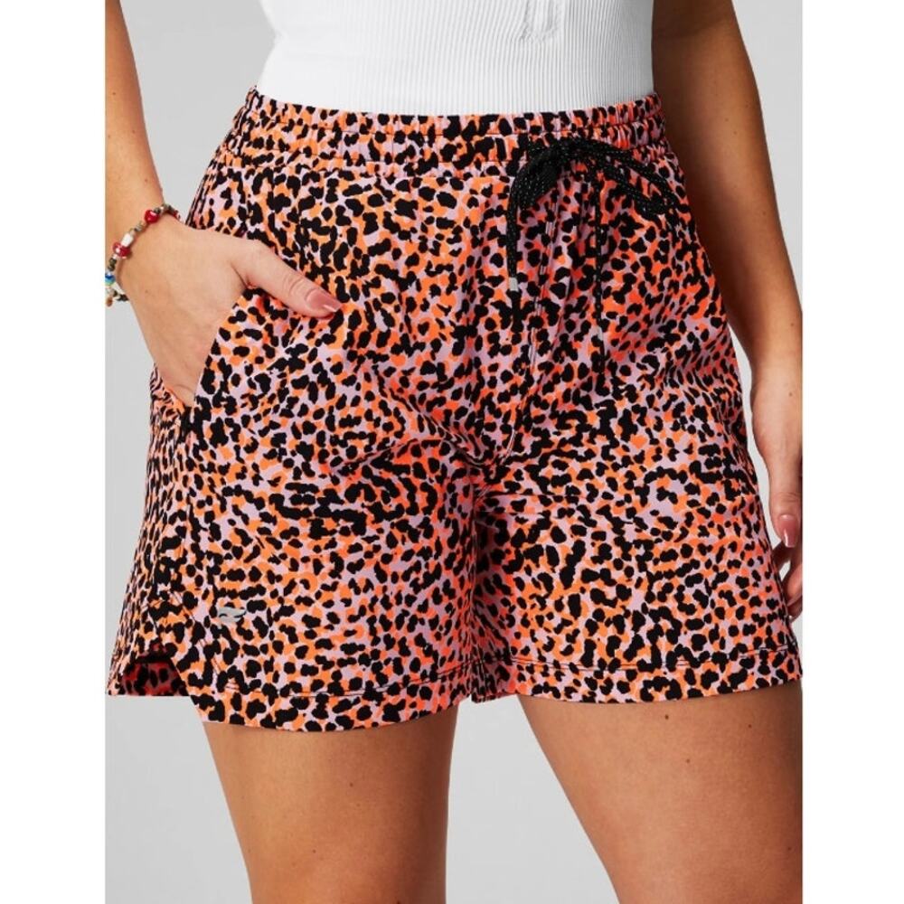 Fabletics The One Pink Neon Leopard 5" Workout Shorts, Size 1X